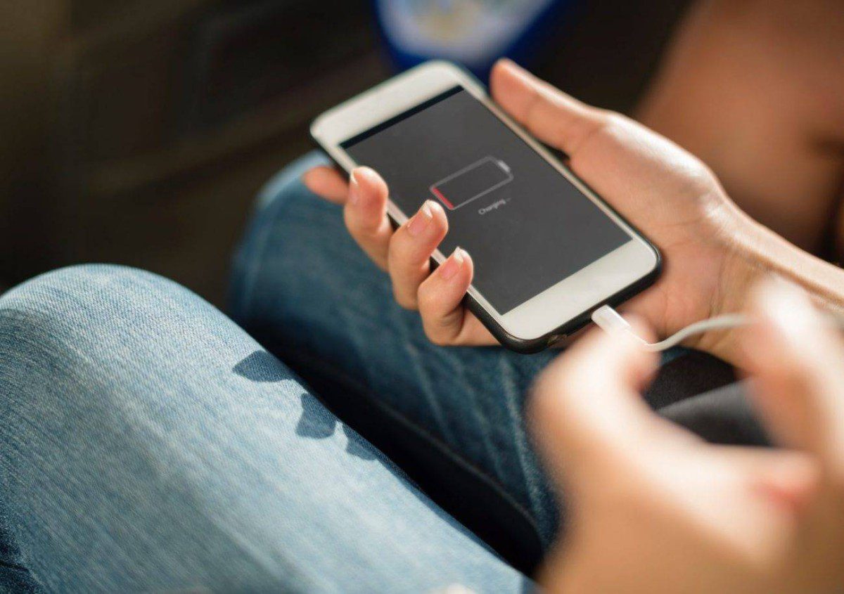 Using the Phone While Charging: The Shocking Truth Every Smartphone Owner Must Know in 2025